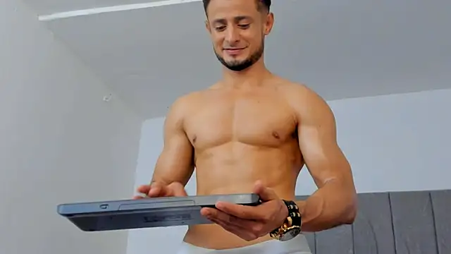 Adonys_Lewis_ webcam