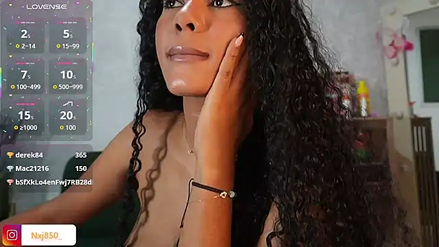 HOTBLACKANDWHITE2 webcam