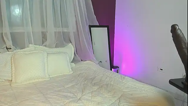 Nicole_Brown1126 webcam