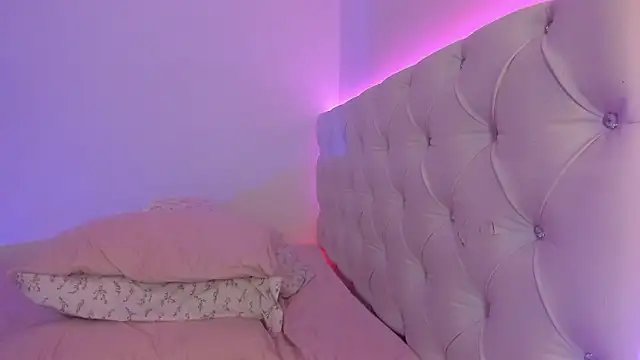 catalesmes - CataLesmes's free webcam - UK Sex Cams