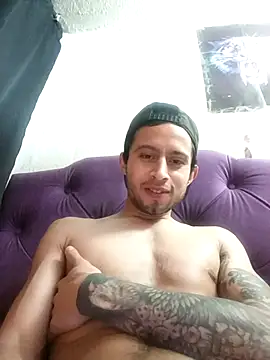 Addicted_toyour_vagina webcam