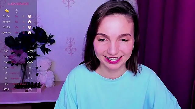 KindHazelHere_ webcam