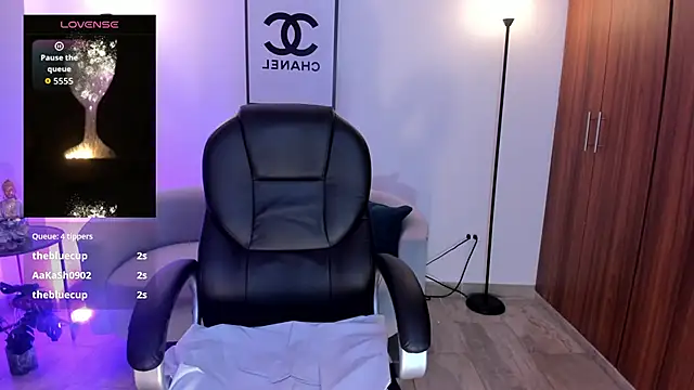 Natasha_Kiim_ webcam