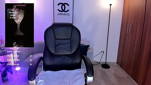 Natasha_Kiim_ webcam