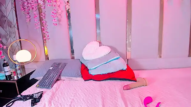 emmawilliam1 - EmmaWilliam1's free webcam - UK Sex Cams