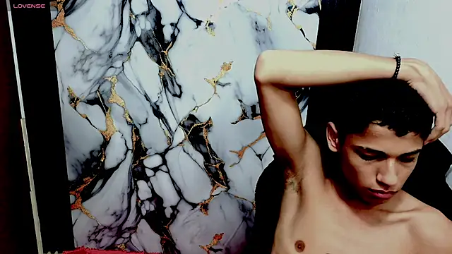 im_david02 - Im_david02's free webcam