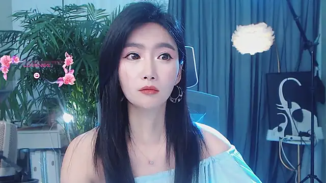 美女feifei-love在线直播