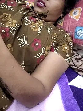 sweetqueen143 webcam