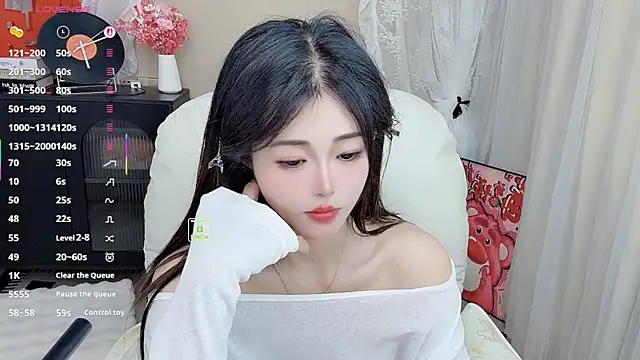 美女CeeKie在线直播