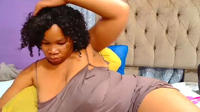 YELLOWBUSTYMELLONS webcam