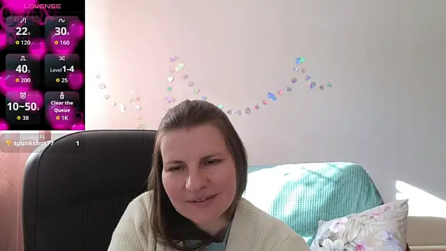 Mirabelle_Velvet webcam