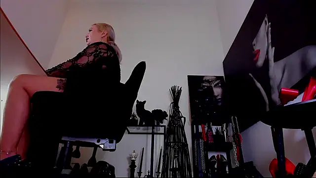 MistressDemi webcam