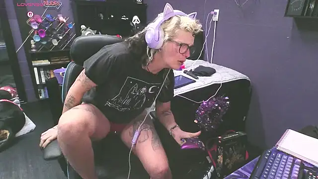 oddywithabody webcam