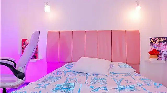 emily__walker webcam