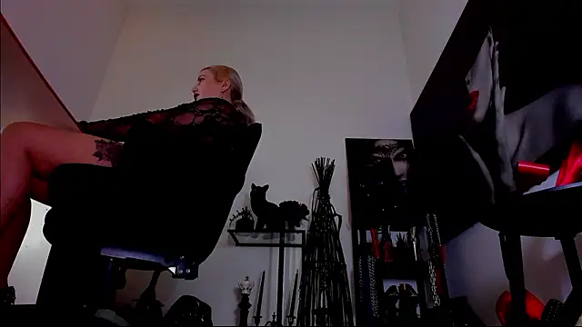 MistressDemi webcam