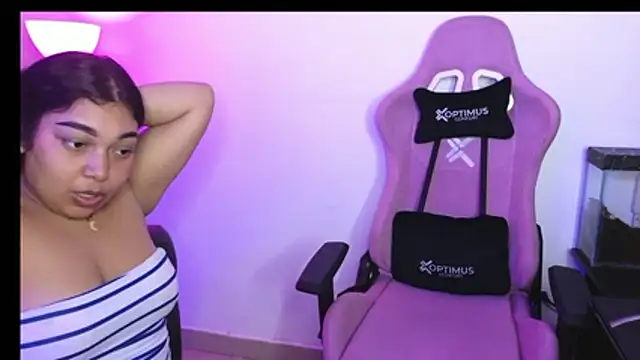 latin_bigbutt - Latin_bigbutt's free webcam - UK Sex Cams