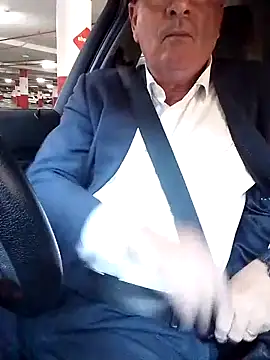 stiffandlubed@xh webcam