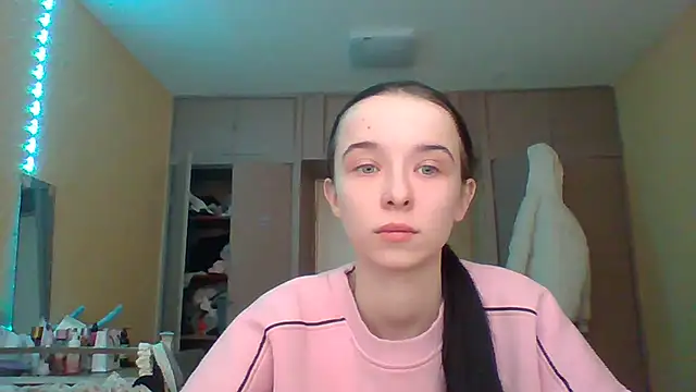Emilia_Light webcam