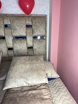 Lauraaa_pink18 webcam