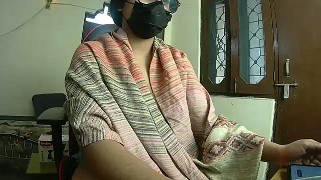 callmeshreya Live Webcam on Stripchat