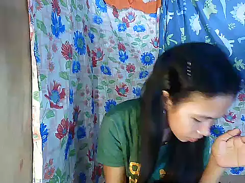 PinaySkinnyGirl webcam