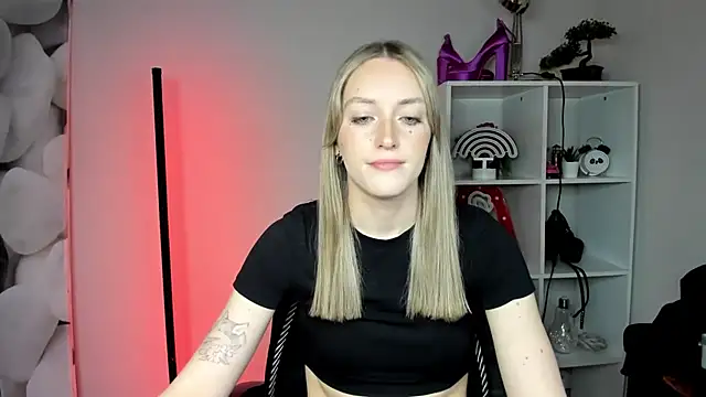 EvelynBlond webcam