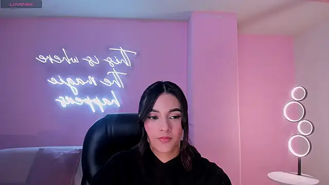 CarolineEvans_x webcam