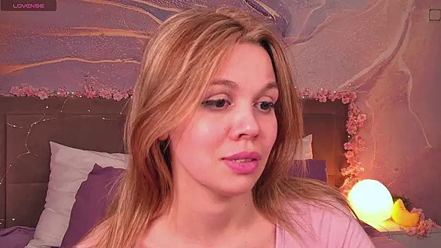 ScarletMarney webcam