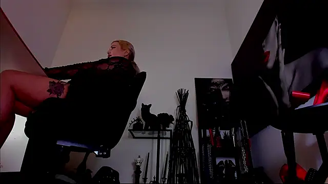 MistressDemi webcam