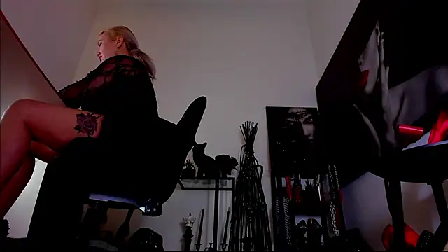 MistressDemi webcam