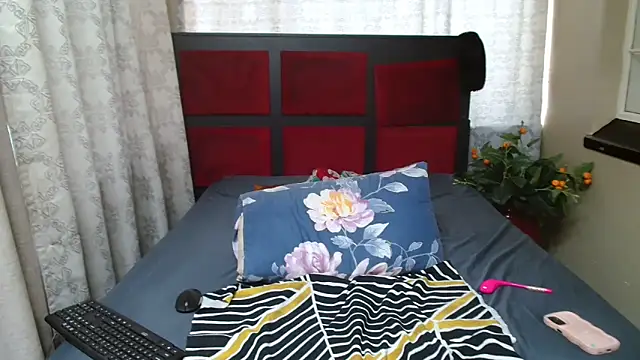 EbonySexySlim webcam