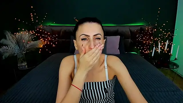 rebecca_diamond - Rebecca_Diamond's free webcam - UK Sex Cams