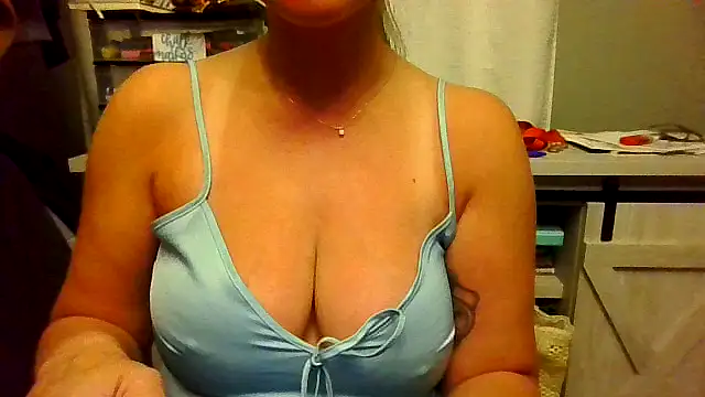 MagnoliaHoney webcam