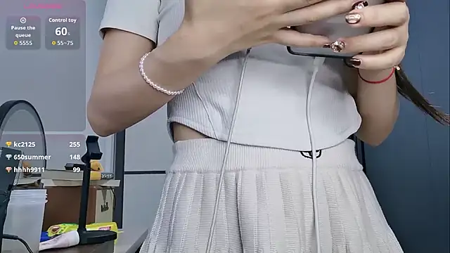 美女luckckcj在线直播