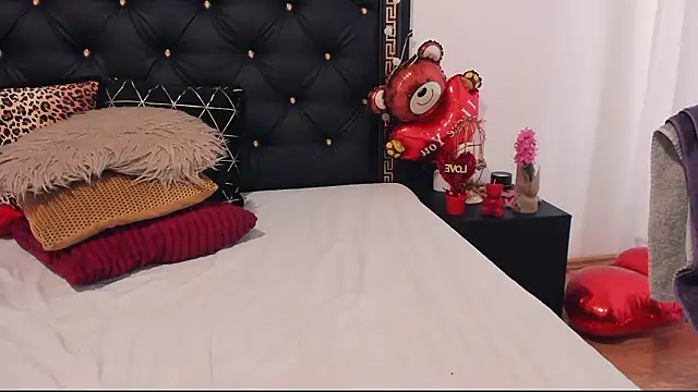 PreciousAillyn webcam