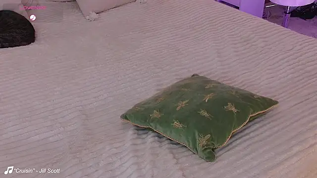 chillwithella webcam