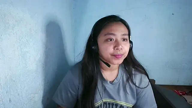 EmmalineBroner webcam