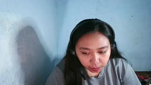 EmmalineBroner webcam