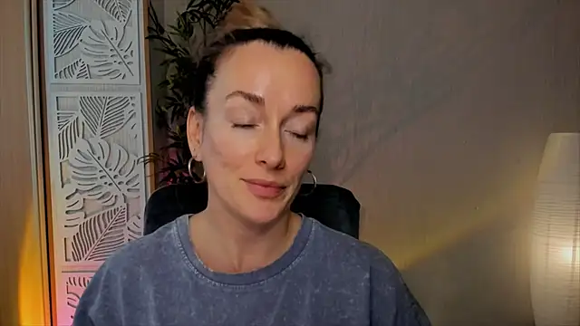 RebeccaMartinez webcam