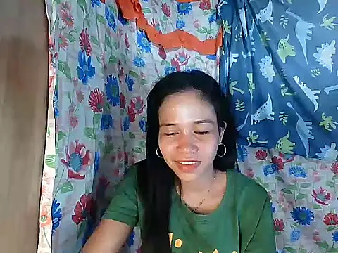 PinaySkinnyGirl webcam