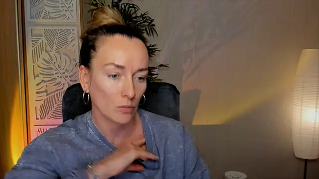 RebeccaMartinez webcam