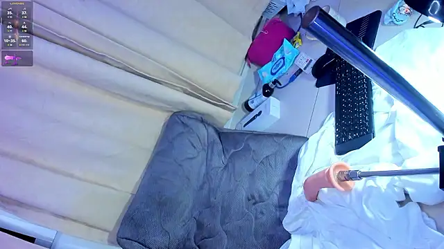 PamelaAddams_ webcam