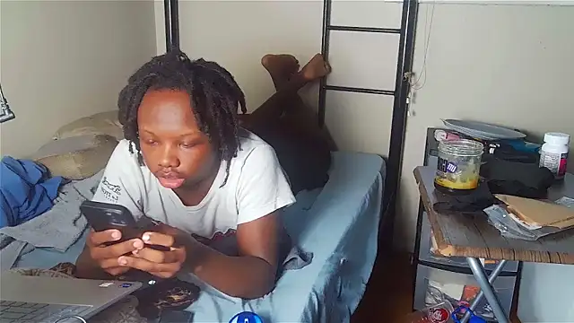 YourLittleBoyfriend webcam