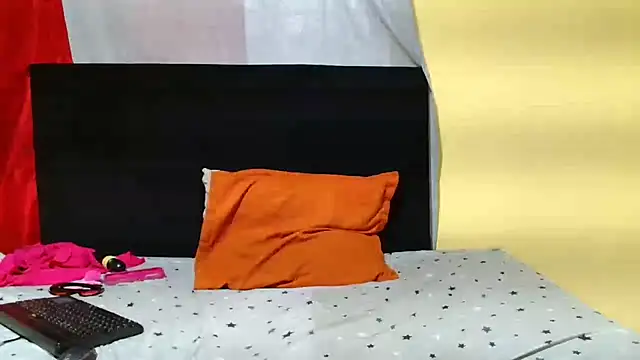 JinglynJuicy22 webcam