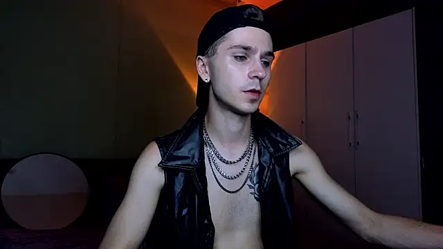 Joseph__Quinn webcam