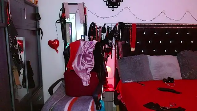 AmelieMartinez webcam