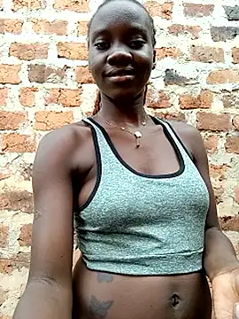 Black_juicy24 webcam