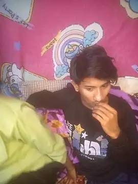 Freakingromance webcam