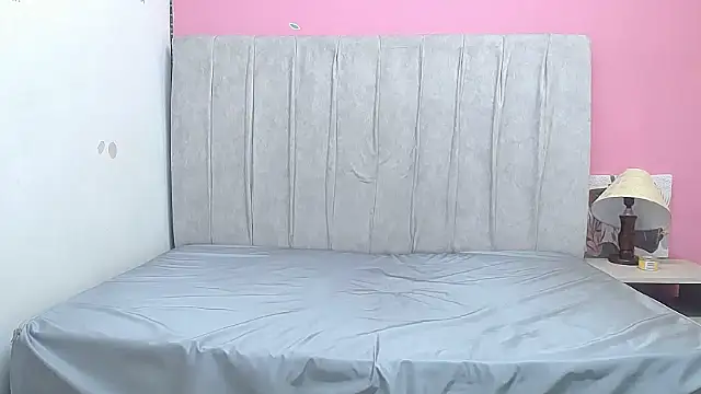 musa_levass_happy webcam