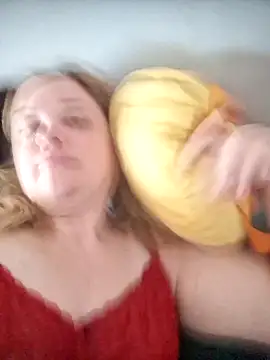 Webcam Model (VitniKis)  is live.Free join now!